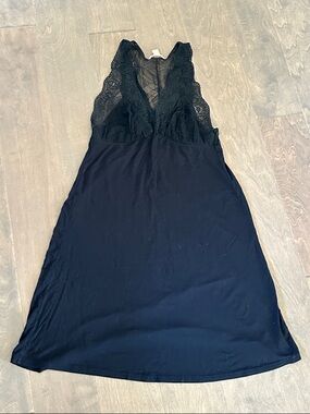 Elegant Black Lace-Trim Chemise Slip